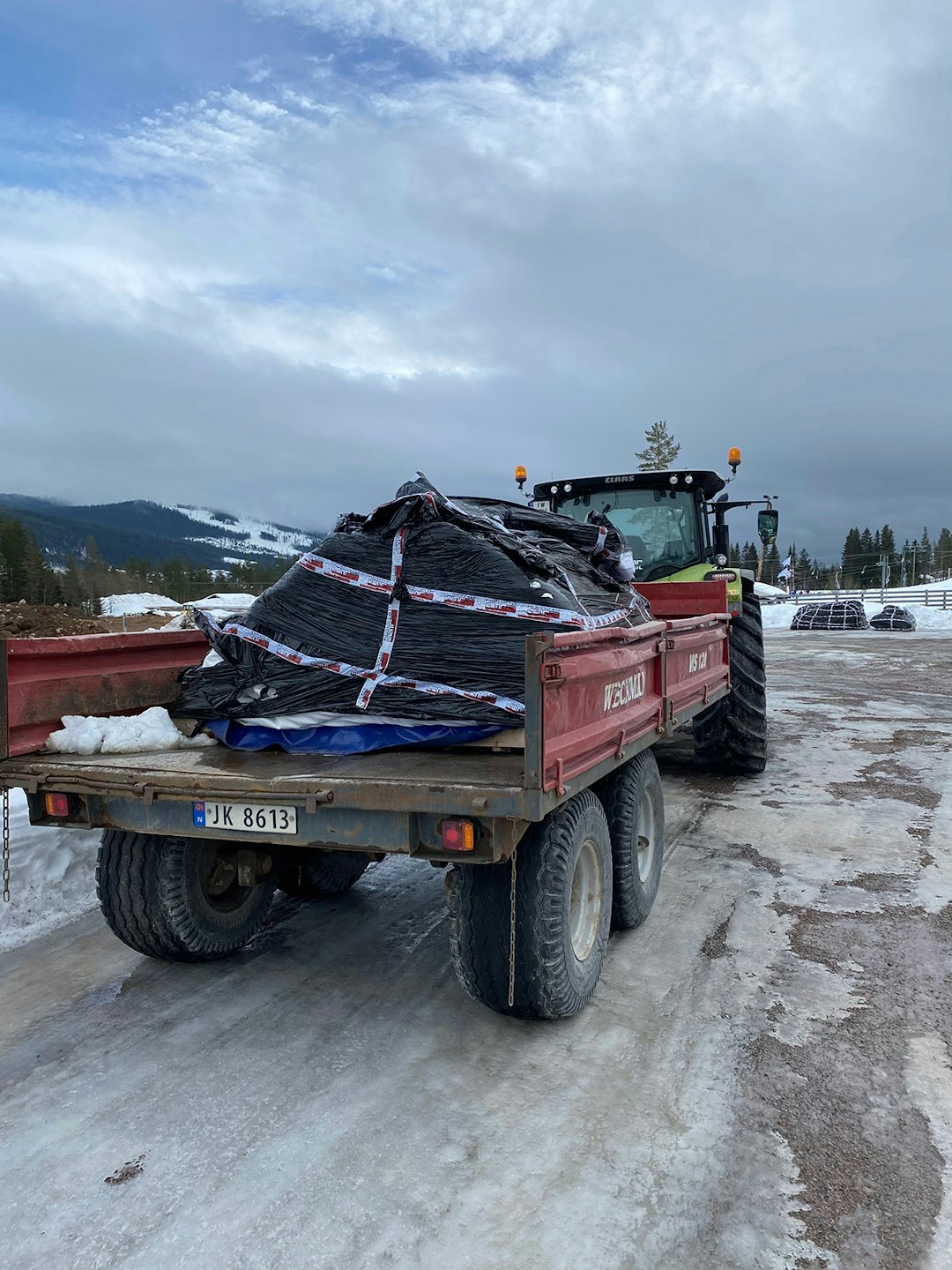 PÅ PLASS: Airbagen er nå i Trysil, og er i ferd med å settes opp. Foto: Brettforbundet Airbag Trysil