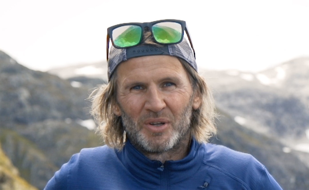 VERDENREKORDHOLDER: Vingedraktflygar Tom Erik Heimen veit at det er ein fin linje mellom himmel og helvete. Han bruker grundig planlegging og trening som metode for å balansere på rett side. Ingen har hoppa like mange basehopp på eitt døgn som han. Foto: Stefan David Witts VERDENREKORDHOLDER: Vingedraktflygar Tom Erik Heimen veit at det er ein fin linje mellom himmel og helvete. Han bruker grundig planlegging og trening som metode for å balansere på rett side. Ingen har hoppa like mange basehopp på eitt døgn som han. Foto: Stefan David Witts