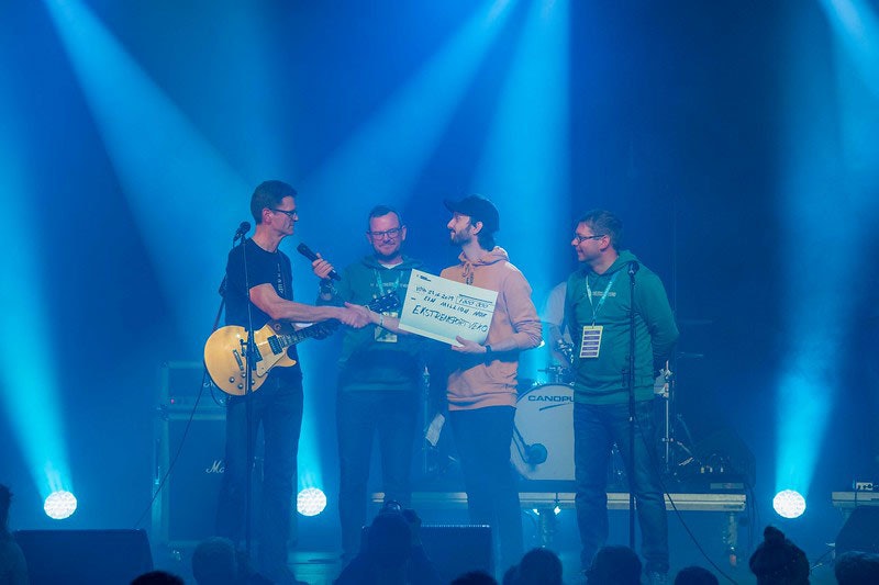 STATLEGE MIDLAR: Stortingsmann Terje Breivik delte ut 1 million i statlege midlar til Veko. Kva får samfunnet att for dette. Mykje, meiner Fri Flyt sin Veko-bloggar. Foto: Rune Haugseng STATLEGE MIDLAR: Stortingsmann Terje Breivik delte ut 1 million i statlege midlar til Veko. Kva får samfunnet att for dette. Mykje, meiner Fri Flyt sin Veko-bloggar. Foto: Rune Haugseng