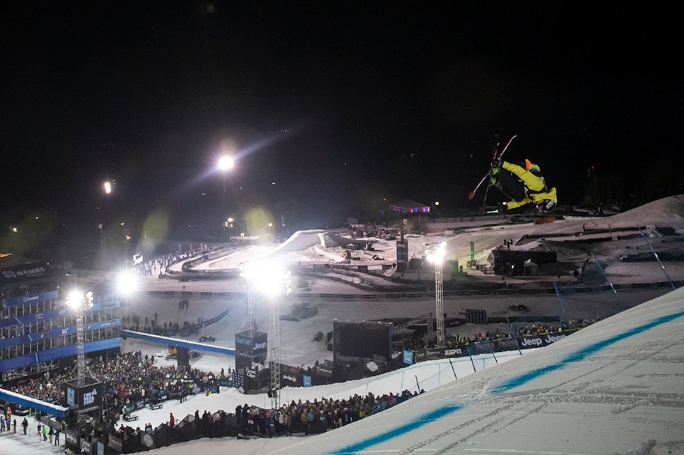 GULL: Her tar Birk Ruud gull i Aspen i fjor. Foto: ESPN Birk Ruud tar gull i X Games