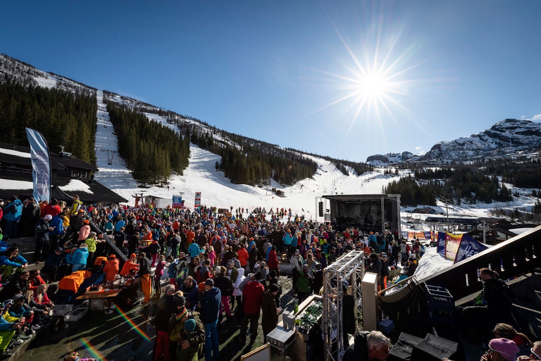 MYE FOLK: Hemsedal er Norges nest største skisenter i omsetning, kun Trysil er større. Begge eies og drives av Skistar. Foto: Ola Mattsson MYE FOLK: Hemsedal er Norges nest største skisenter i omsetning, kun Trysil er større. Begge eies og drives av Skistar. Foto: Ola Mattsson