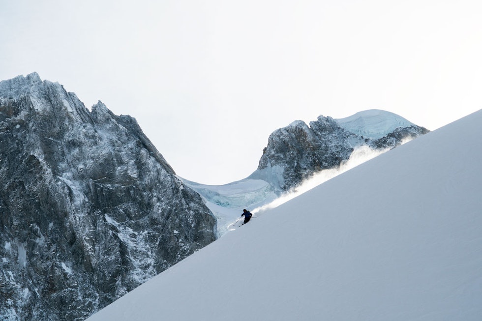 DRØMMEFØRE: I slik snø er det umuleg å ikkje vere veldig fornøyd. Trygve Sande nyt fantastisk snø på Leschaux-breen. Foto: Adam Clark DRØMMEFØRE: I slik snø er det umuleg å ikkje vere veldig fornøyd. Trygve Sande nyt fantastisk snø på Leschaux-breen. Foto: Adam Clark