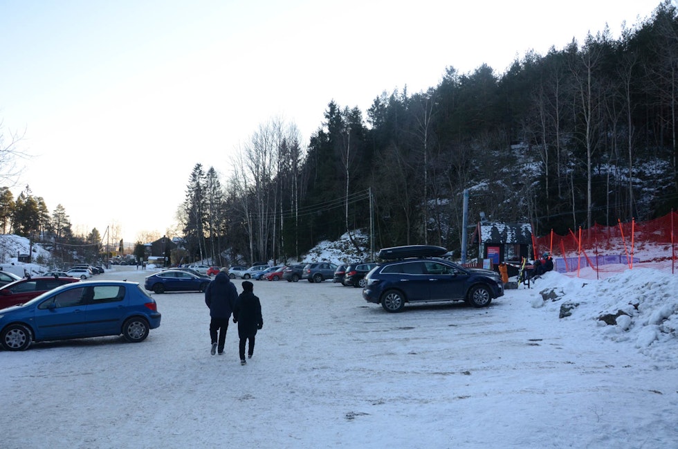 DALSTASJON: Påstigningen på stolheisen blir etter planen det som i dag er parkeringsplassen på Årvoll. Foto: Erlend Sande Årvoll