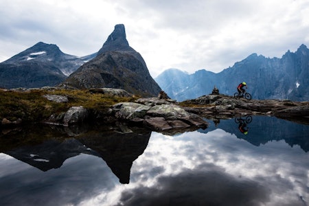 POSTKORT: Litlefjellet er kanskje en spesiell plass å drasse opp en sykkel på om man skal være helt ærlig. Foto: Mattias Fredriksson POSTKORT: Litlefjellet er kanskje en spesiell plass å drasse opp en sykkel på om man skal være helt ærlig. Foto: Mattias Fredriksson