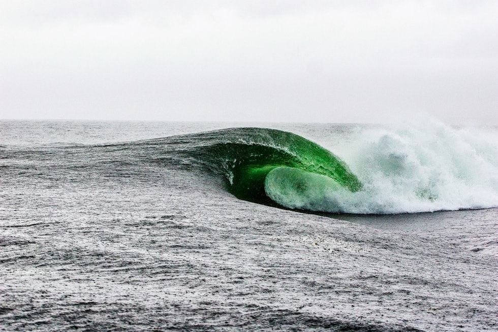 Det kan være fristende å sammenlikne Boffen med den verdensberømte bølgen Teahupoo på Tahiti. Boffen suger opp vannet foran deg og nærmest tørrlegger revet i forkant. Bilde: Christian Nerdrum