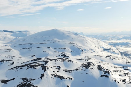 Bildetekst: Loktačohkka fra øst. Foto: Rune Dahl / Toppturer rundt Narvik. Bildetekst: Loktačohkka fra øst. Foto: Rune Dahl / Toppturer rundt Narvik.