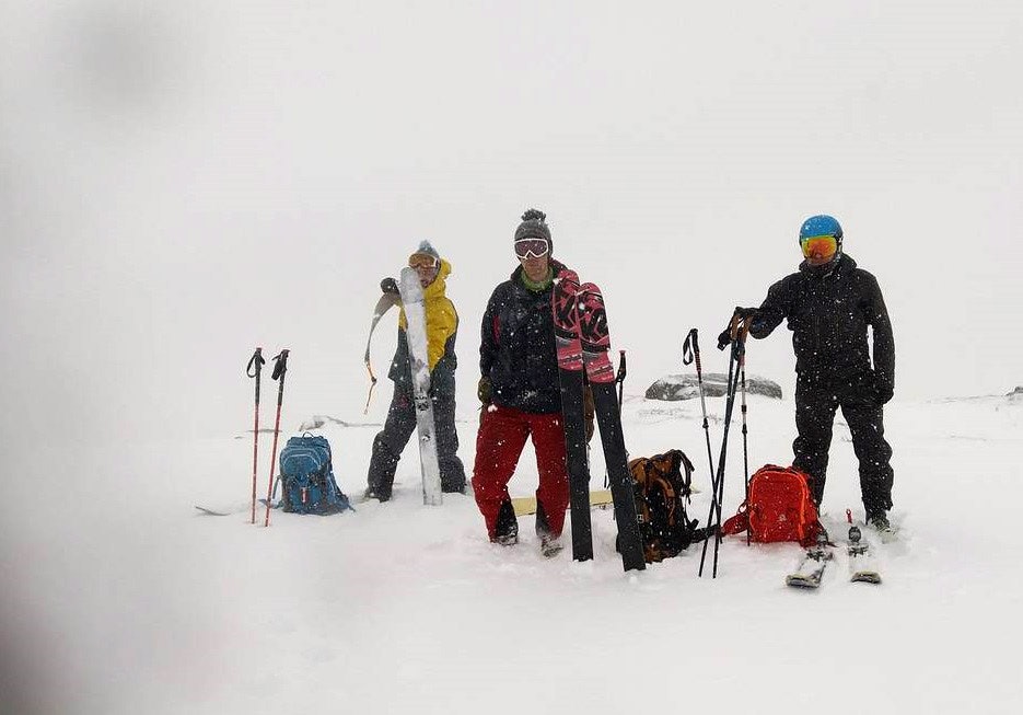 WHITEOUT: Det ble en av de bestigningene hvor foto-posering ikke akkurat var førsteprioritet. Foto: Gjertrud Fallet WHITEOUT: Det ble en av de bestigningene hvor foto-posering ikke akkurat var førsteprioritet. Foto: Gjertrud Fallet