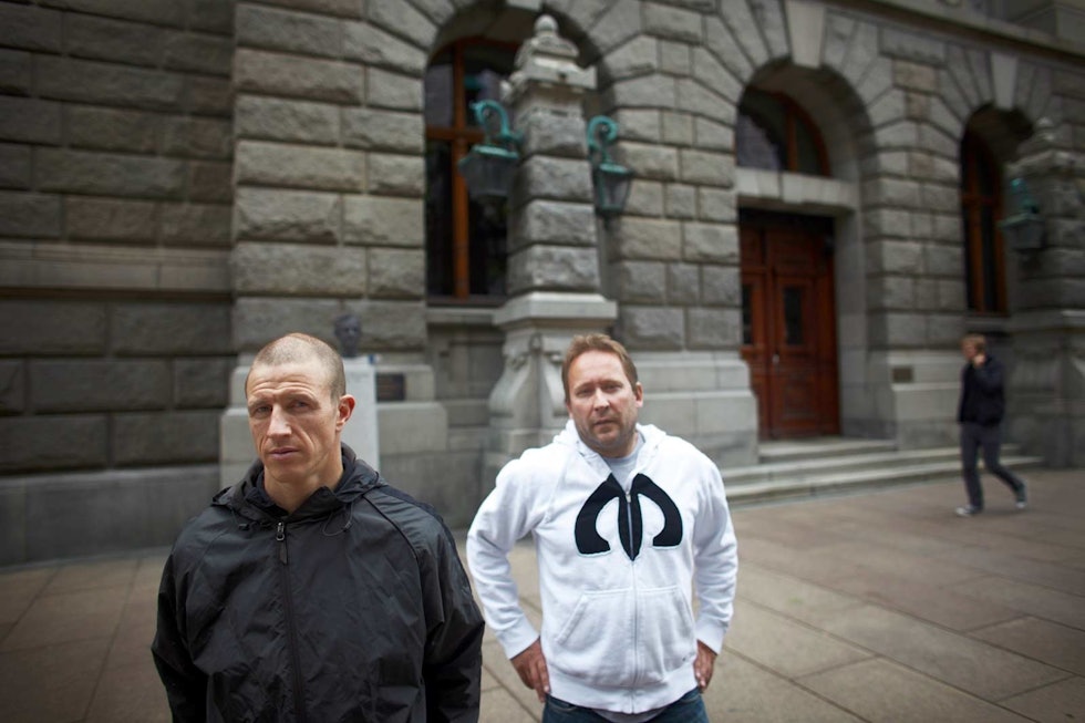 KONFLIKTER: Terje Håkonsen (t.v.) og Henning Andersen (da daglig leder i Arctic Challenge) har hatt sine runder med konflikter. Her i forbindelse med ankesaken til høyesterett om rettigheter til et bilde. Bilde: Tore Kristiansen Henning-Andersen-4