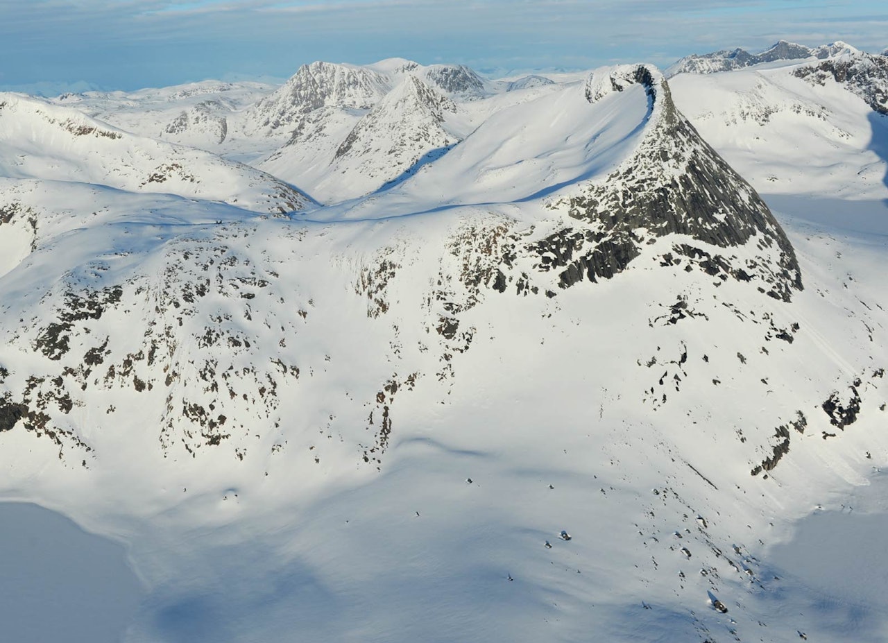 Vomtinden fra nordvest. Foto: Rune Dahl / Toppturer rundt Narvik.