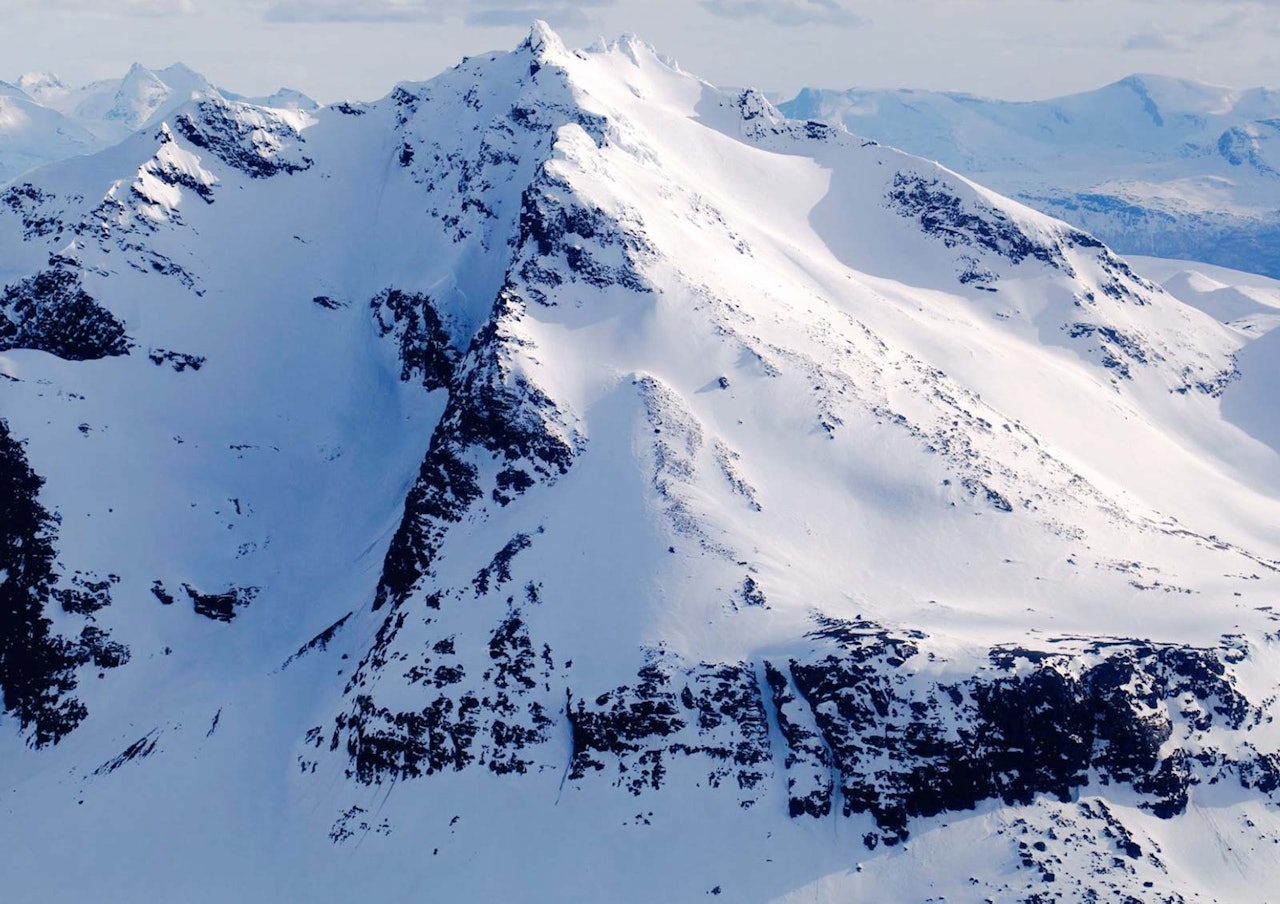 Rivtind fra nord. Foto: Jan-Arne Pettersen / Toppturer rundt Narvik. Rivtind fra nord. Foto: Jan-Arne Pettersen / Toppturer rundt Narvik.