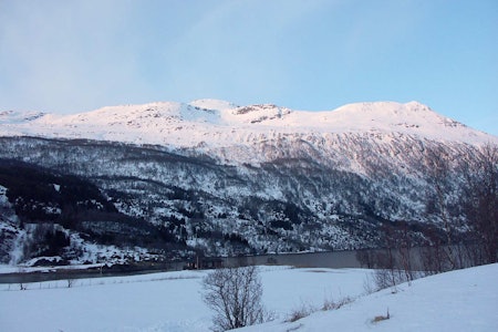 Årsteinhornet fra sørvest. Foto: Mikael af Ekenstam / Toppturer rundt Narvik.