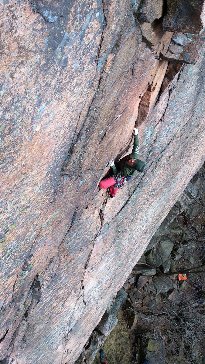 BOHUSLÄN: En tsjekkisk klatreturist går Mallorol (6-) på̊ Häller. Foto: Dag Hagen Bohuslän