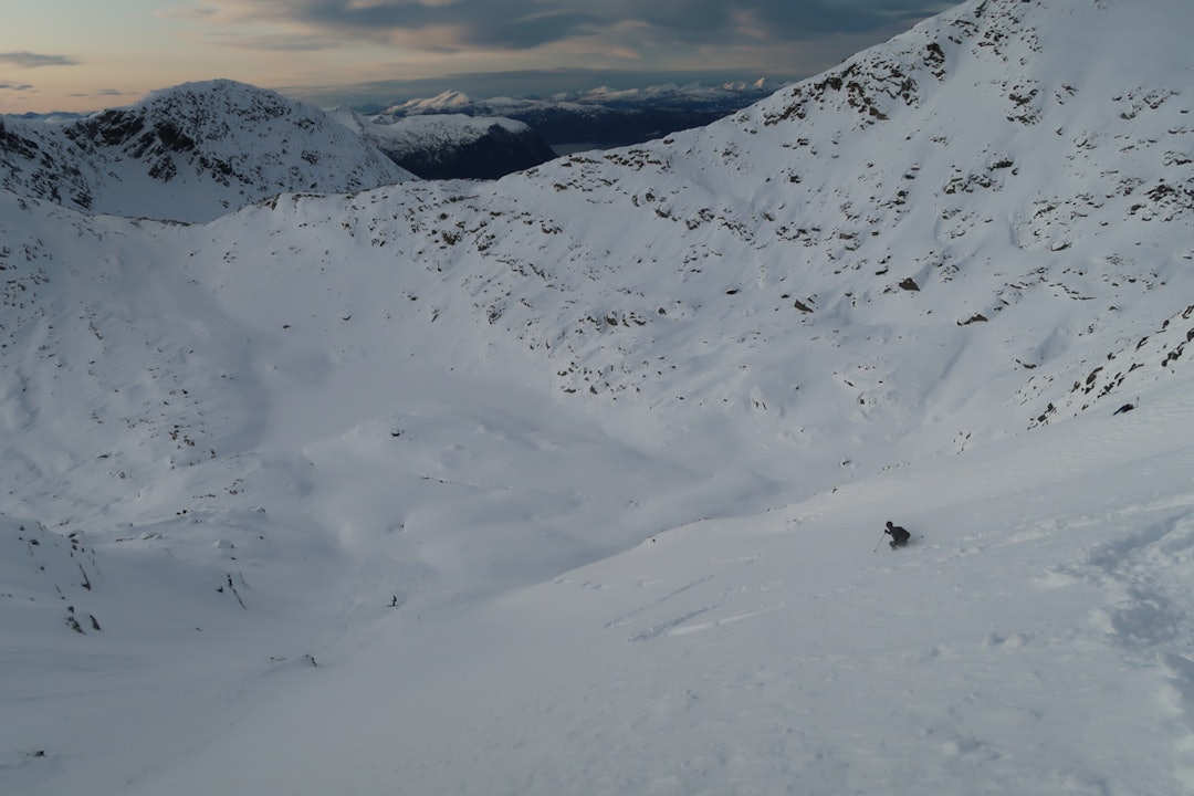FINE NEDKJØRINGER: Gjengen fikk fine nedkjører fra fjellet. Foto: Bård Smestad FINE NEDKJØRINGER: Gjengen fikk fine nedkjører fra fjellet. Foto: Bård Smestad