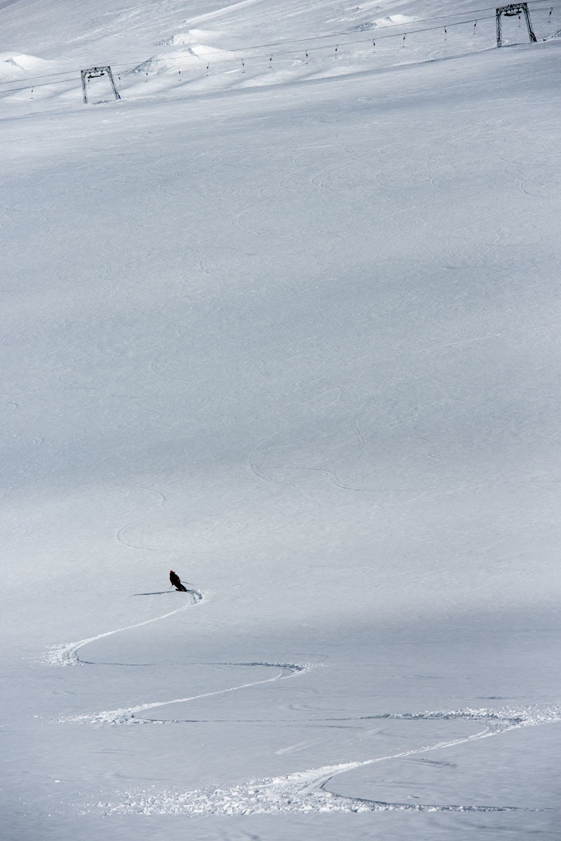 FINT FØRE: UTE-redaktør Gunhild Aaslie Soldal kjører deilig sløsj i skisenteret. Foto: Martin Innerdal Dalen
