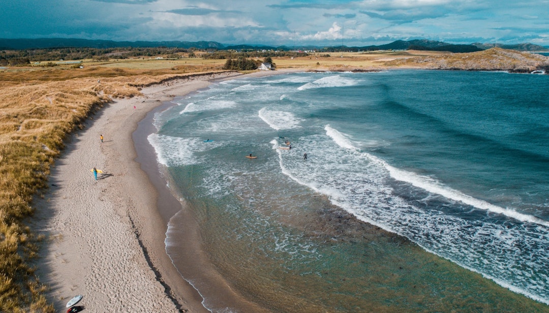 VAKKERT: Lille Havika på Lista stiller ikke veldig langt bak på rangeringen over Norges fineste strender. Bilde: Lista surfing Lille Havika på Lista stiller ikke veldig langt bak på rangeringen over Norges fineste strender. Bilde: Lista surfing