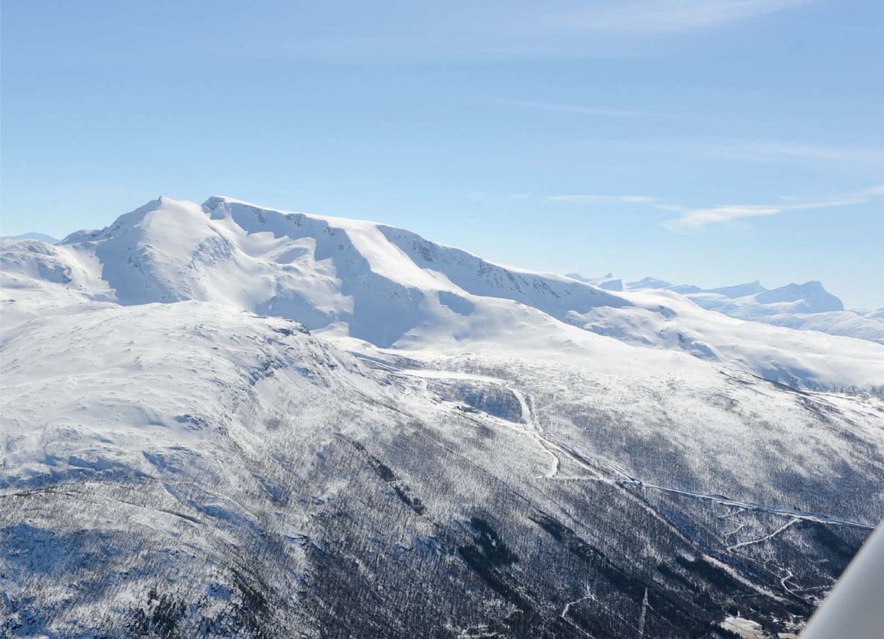 Simlefjellet fra nordøst. Foto: Rune Dahl / Toppturer rundt Narvik. Simlefjellet fra nordøst. Foto: Rune Dahl / Toppturer rundt Narvik.