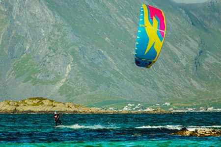 NORGE: Norge har et utall fantastiske steder å kite, inkludert Lofoten. Foto: Joachim Wille