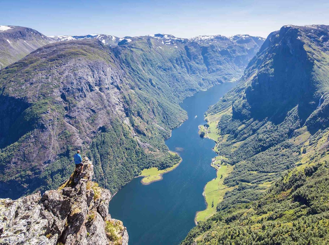 Turen opp hit er lang, men utsikten er utvilsomt verdt det! Foto: Espen Haagensen Skjermbilde 2021-07-02 kl. 08.34.09