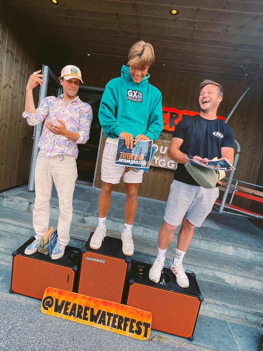 PALLEN: Disse tre gutta slo seg minst i Hemsedal i helgen. døds hemsedal