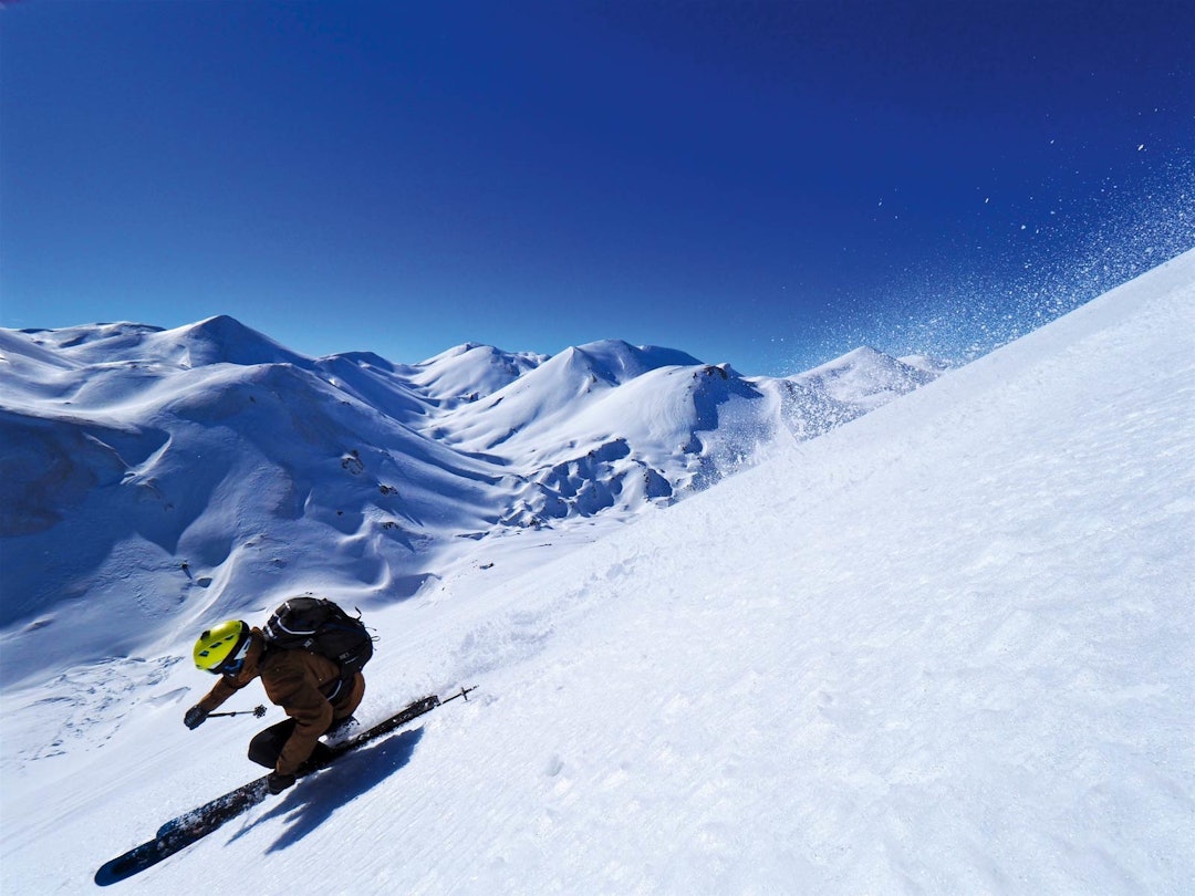 SLØSJ: Deilig føre på fjellet Kakavoli. Kreta-topptur-8.1