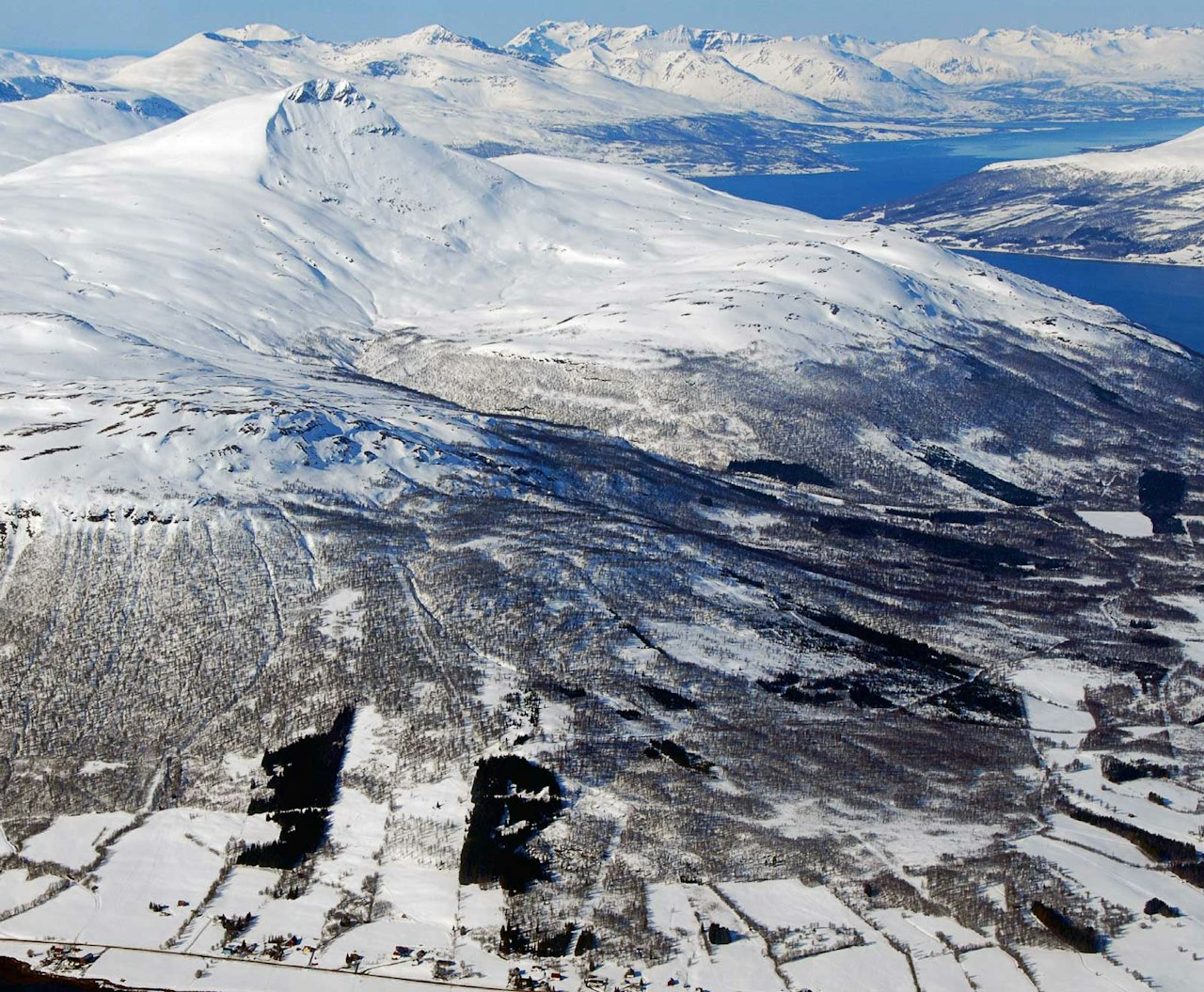 Fra Toppturer i Troms. Fra Toppturer i Troms.