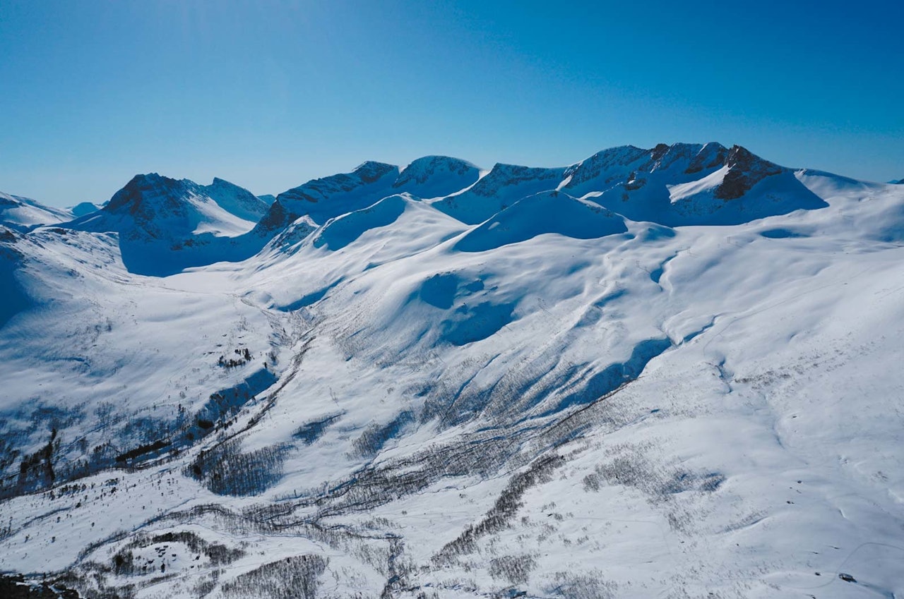 Sandfjellet traversen er en nydelig rundtur i blant de høyeste fjellene i Måndalen.