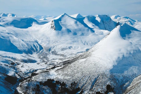 Øspetinden 1228 moh fra Toppturer i Romsdalen Øspetinden 1228 moh fra Toppturer i Romsdalen
