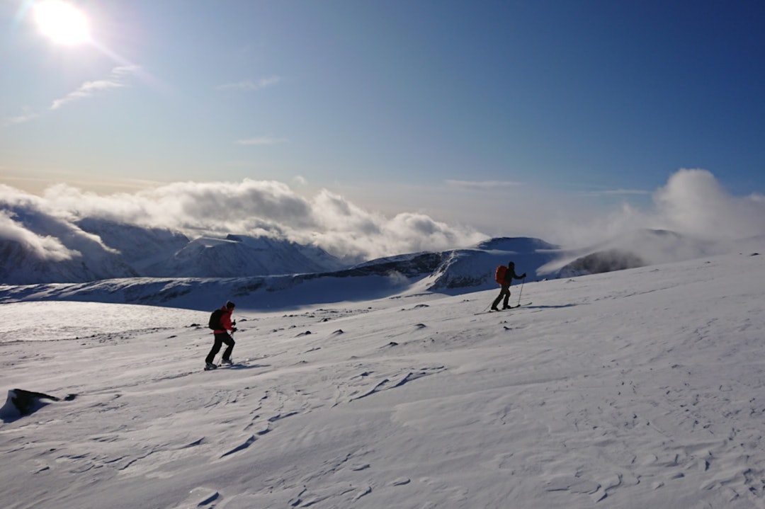 LITE SNØ: Det er ikke veldig mye snø i fjellet, men det er absolutt muligheter for fine skiturer. Foto: Rønnaug Stjernvang/Gjendeguiden LITE SNØ: Det er ikke veldig mye snø i fjellet, men det er absolutt muligheter for fine skiturer. Foto: Rønnaug Stjernvang/Gjendeguiden
