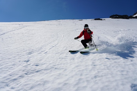 Østre Småholtinden. Jevn bratthet og en formasjon som gjør det lett å beregne solinnstrålingen. Her har vi truffet blink på timingen. Foto: Halvor Hagen Østre Småholtinden. Jevn bratthet og en formasjon som gjør det lett å beregne solinnstrålingen. Her har vi truffet blink på timingen. Foto: Halvor Hagen