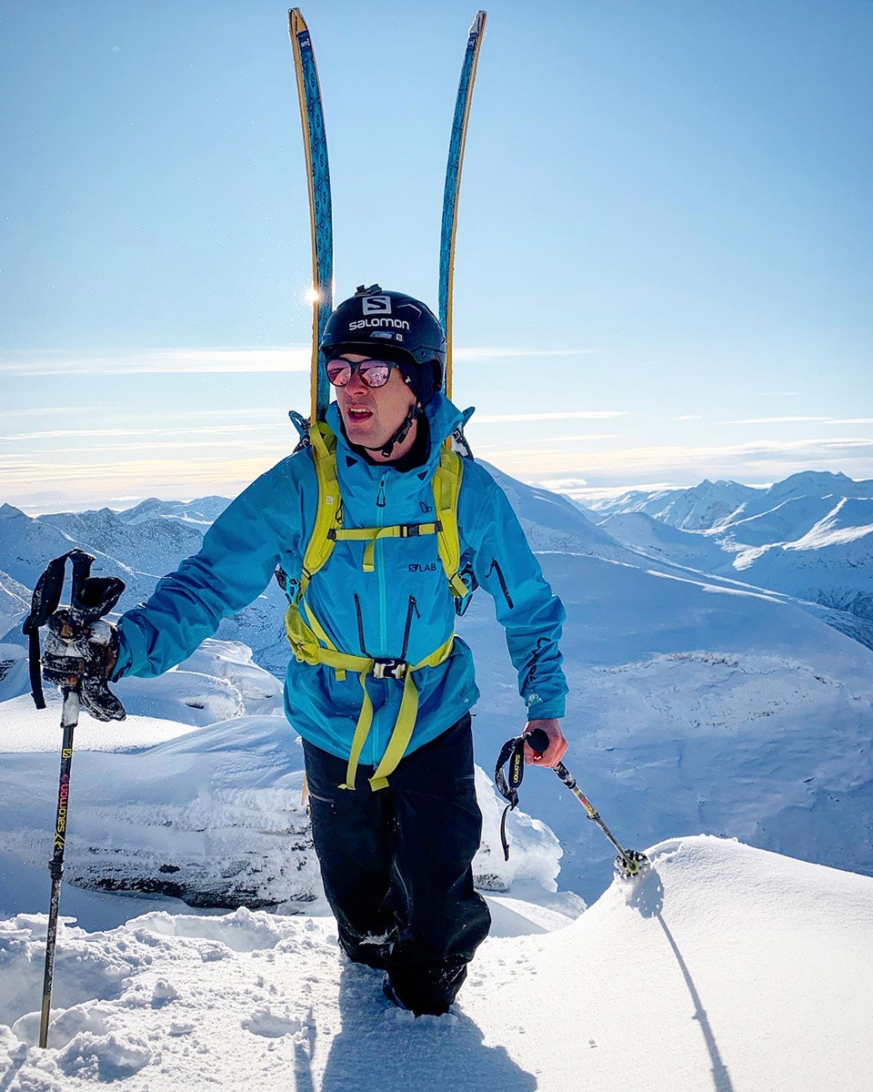 IVRIG: Robert kjørte fra Trondheim til Jordalsgrenda dagen før, overnatta på parkeringsplassen, og fikk førstesport på fem fete linjer fredag. Han fikk for øvrig også tatt dette bildet av seg sjøl. Robert Aaring