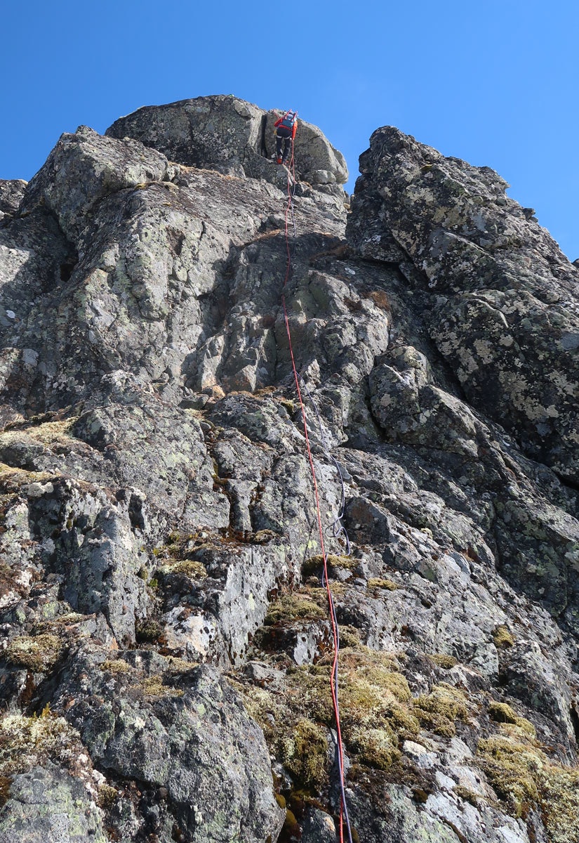 BRATT: Tau er påkrevd. Foto: Bård Smestad søre Sætretind topptur