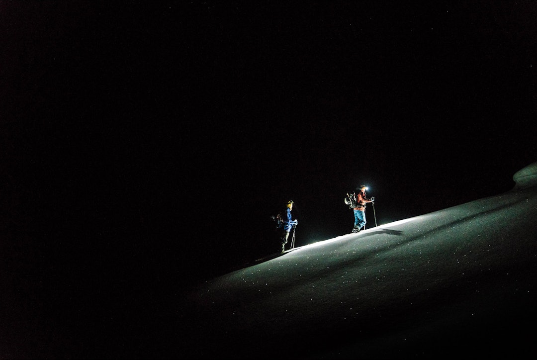 Det ble en såkalt alpin start på Vetle Dirdal og Håvard Skaar Skogesal for å rekke dagens mål. Bilde: Bård Basberg Det ble en såkalt alpin start på Vetle Dirdal og Håvard Skaar Skogesal for å rekke dagens mål. Bilde: Bård Basberg
