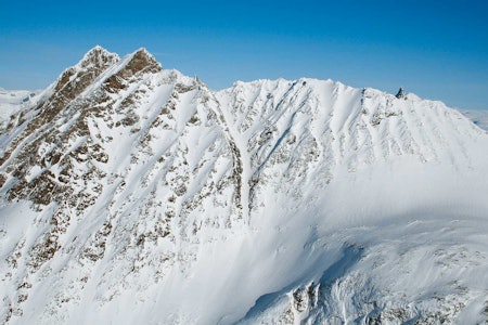 Venjetindan – Midtskardet 1660 moh fra Toppturer i Romsdalen. Venjetindan – Midtskardet 1660 moh fra Toppturer i Romsdalen.