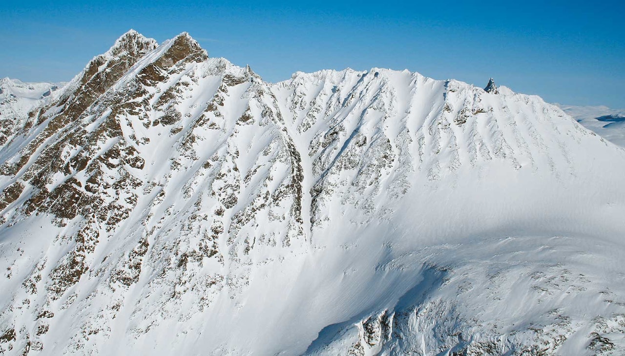 Venjetindtraversen fra Toppturer i Romsdalen Venjetindtraversen fra Toppturer i Romsdalen