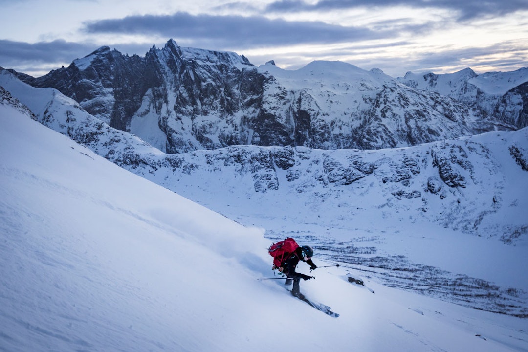 LITT AV EN NEDTUR: Trollveggen i bakgrunnen. Foto: Sindre Kolbjørnsgard LITT AV EN NEDTUR: Trollveggen i bakgrunnen. Foto: Sindre Kolbjørnsgard