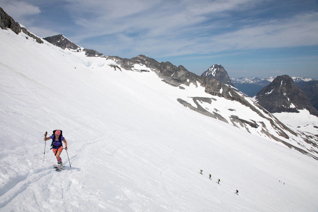 SOMMERSKI-KLASSIKER: Alnestind er en populær, relativt enkel og veldig fin topptur som ikke er alt for lang fra Trollstigen. Arkivfoto: Tore Meirik Alnestind