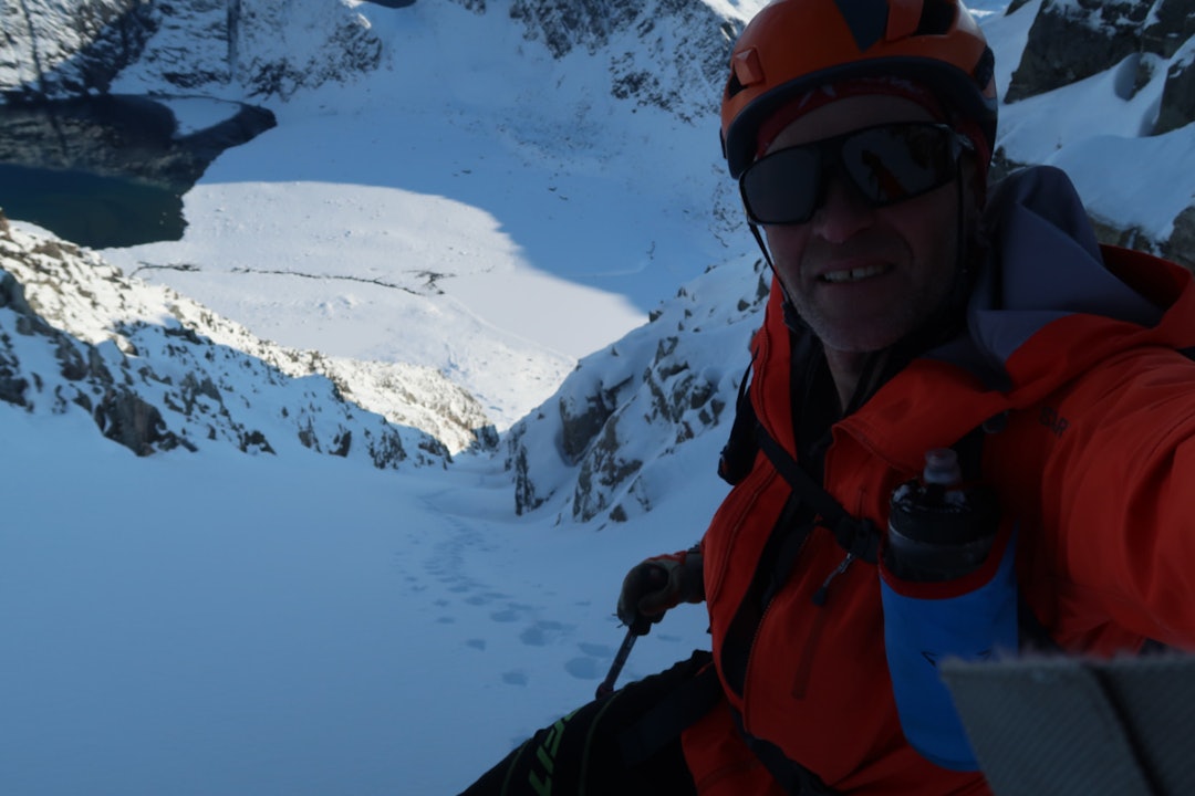 PÅ VEI OPP: Bård Smestad har hatt fine turer til både Fløtatinden og Kongskrona i år. Foto: Bård Smestad Baard-smestad-host-fri-flyt