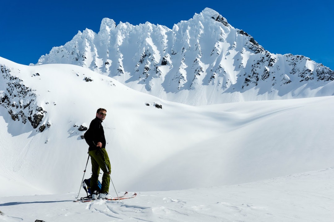 Utsikten underveis i Stranda Rando skal ingen kunne klage på, så sant værgudene er på lag. Foto: Kjell Magnar Berli Stranda Rando 1 - Berit Elise Emdal 1200x800