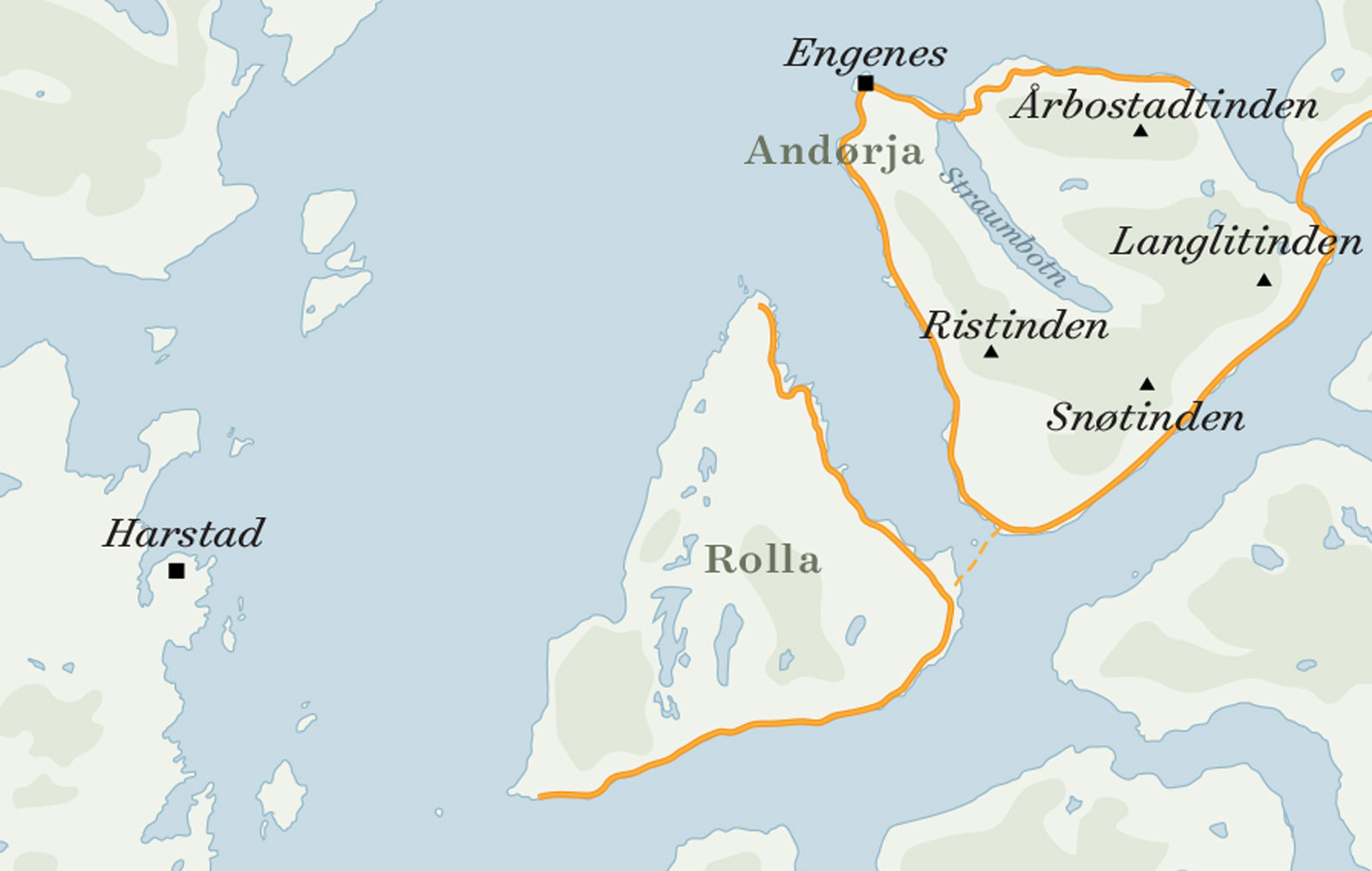 Den lille øya Andørja er tettpakket med fjelltopper | FRIFLYT.NO