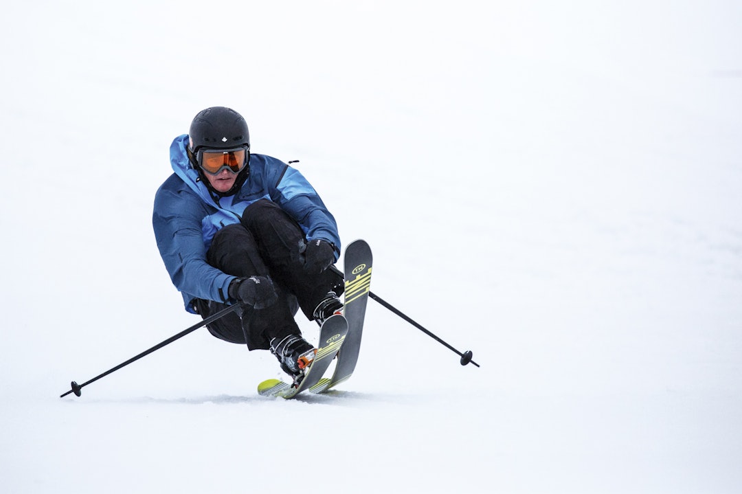 ÅL INN: Robert Ruud tar fart det skia tåler i ovarennet til et av elementene de kjører i editen. Foto: Ralph Kristofer/Alyeska. 