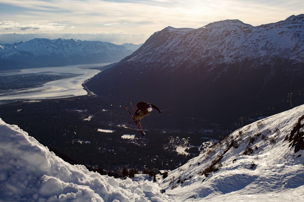 KVELDSKOS: Det meste av filminga til editen ble gjort i solnedgangen. Her spinner Øystein Bråten inn i kvelden. Foto: Ralph Kristofer/Alyeska. KVELDSKOS: Det meste av filminga til editen ble gjort i solnedgangen. Her spinner Øystein Bråten inn i kvelden. Foto: Ralph Kristofer/Alyeska.