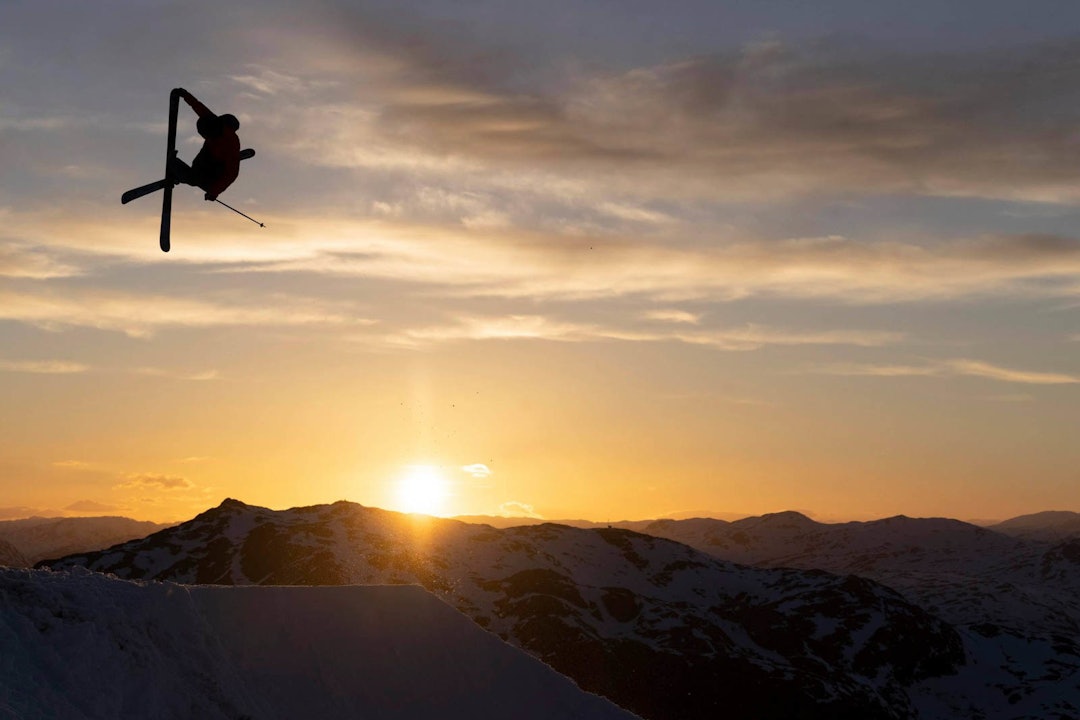 SOLNEDGANG: Anders Backe i solnedgang. Foto: Kalle Hägglund Anders Backe