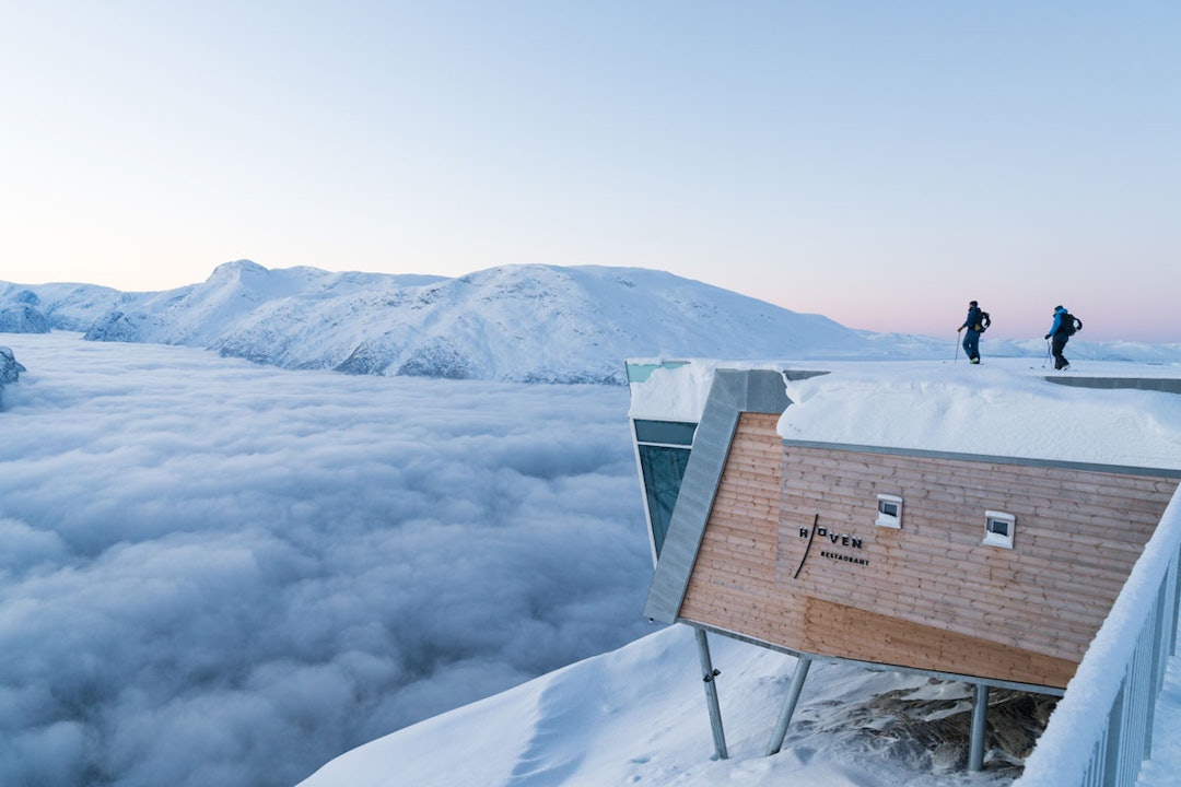 SUKSESS: Lars Tore Lesteberg og Anja Alme Gardli ser ut over tåka. Foto: Bård Basberg SUKSESS: Lars Tore Lesteberg og Anja Alme Gardli ser ut over tåka. Foto: Bård Basberg