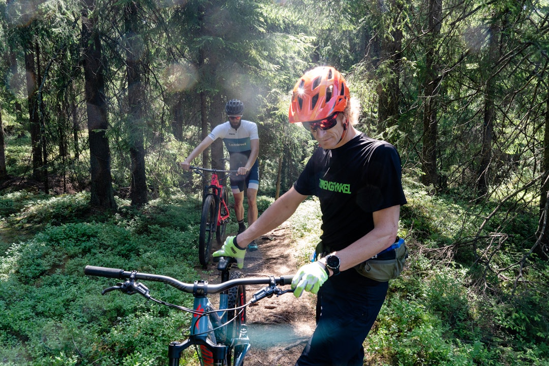SISTE FORSØK: Nå gjelder det å komme seg opp krukset, hvis ikke er det over og ut for Henrik Alpers. Bilde: Christian Nerdrum SISTE FORSØK: Nå gjelder det å komme seg opp krukset, hvis ikke er det over og ut for Henrik Alpers. Bilde: Christian Nerdrum