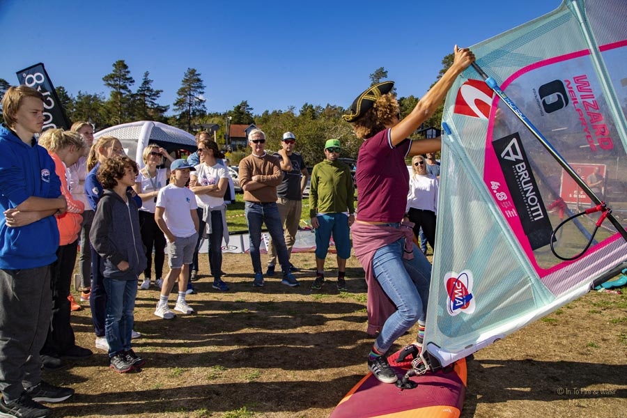 16 ganger verdensmester: Sarah-Quita Offringa returnerer til Møvik for å inspirere nye og erfarne windsurfere. Foto: In To Fire & Water / Mikael Linder / odajohanne.com 16 ganger verdensmester: Sarah-Quita Offringa returnerer til Møvik for å inspirere nye og erfarne windsurfere. Foto: In To Fire & Water / Mikael Linder / odajohanne.com