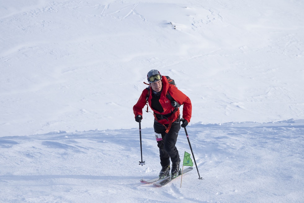 Hallvard Schjølberg på vei mot seier i Lofoten Skimo 2019. Foto: Kristin Folsland Olsen