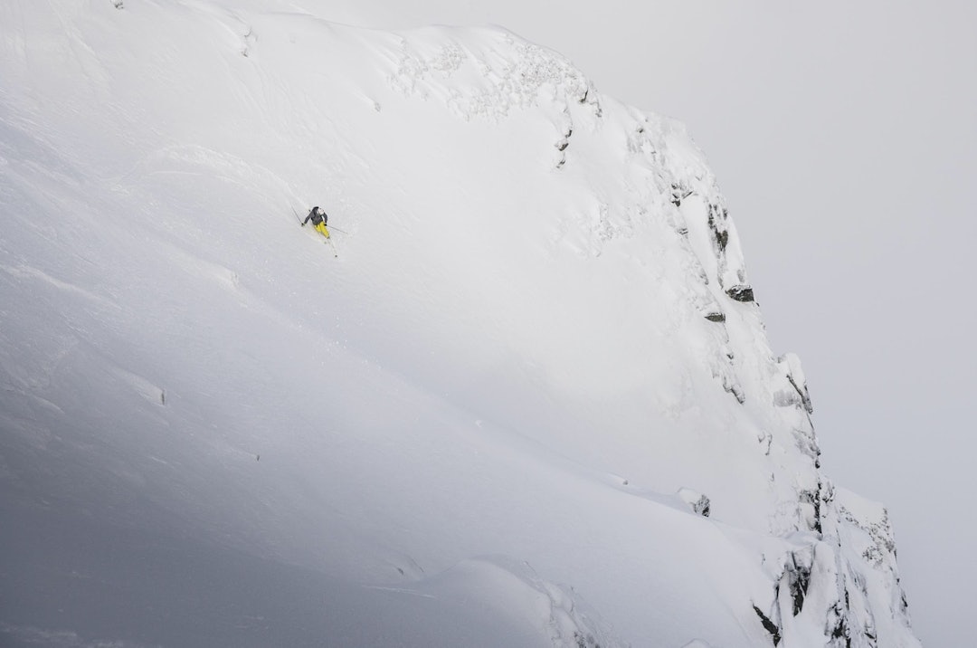 TELE FOREVER: Erling Grøstad setter en sving i ei renne i Jasna. TELE FOREVER: Erling Grøstad setter en sving i ei renne i Jasna.