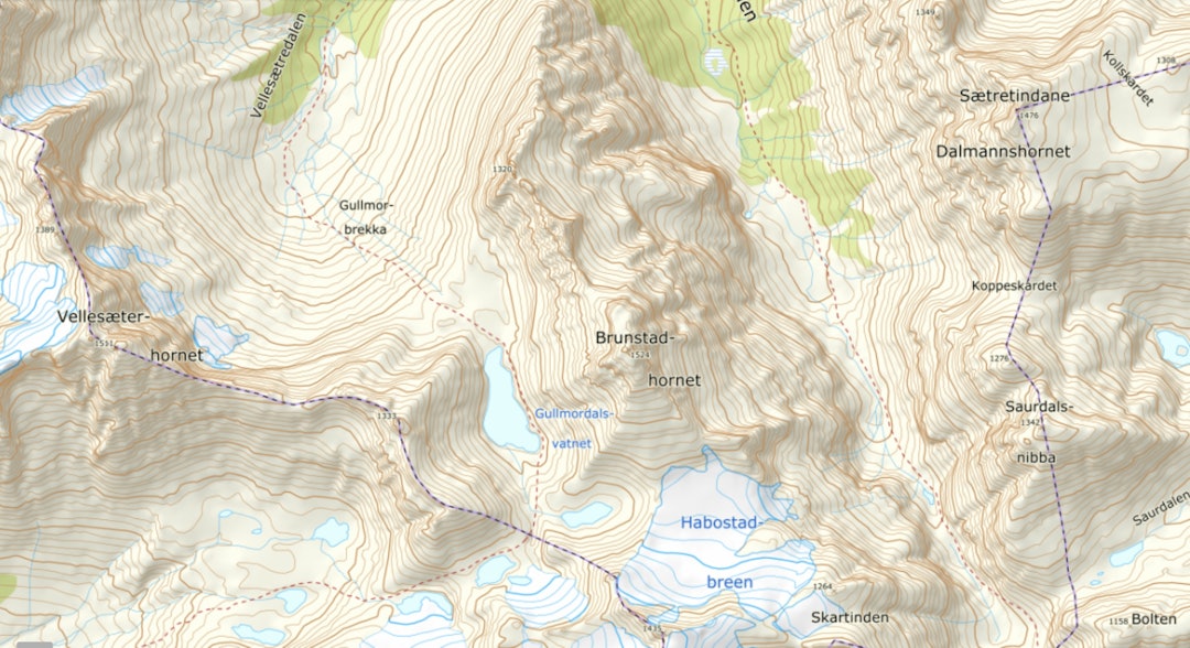 BRATT TERRENG: Brunstadhornet er et krevende fjell i hjertet av Sunnmørsalpene.