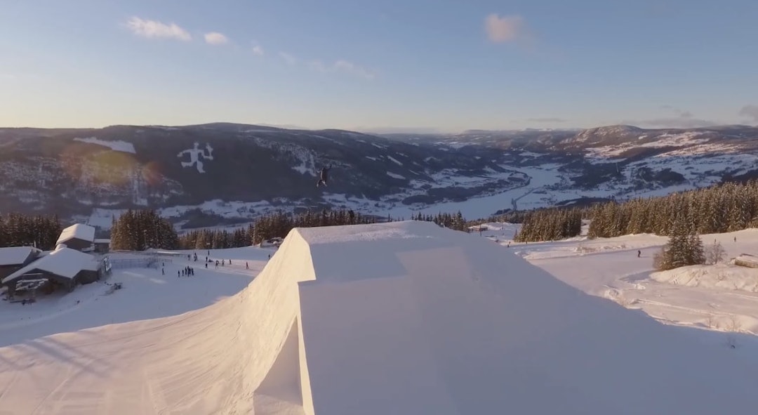 TEST: Fra prøving av hoppkonstruksjonen på Hafjell i fjor. TEST: Fra prøving av hoppkonstruksjonen på Hafjell i fjor.