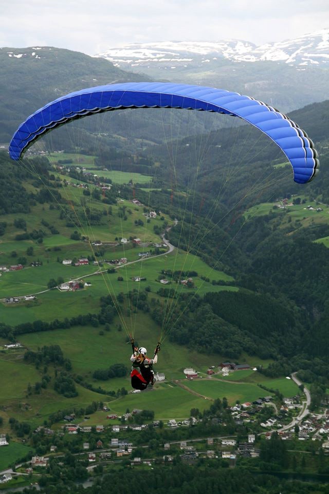 GunvorW-paraglider